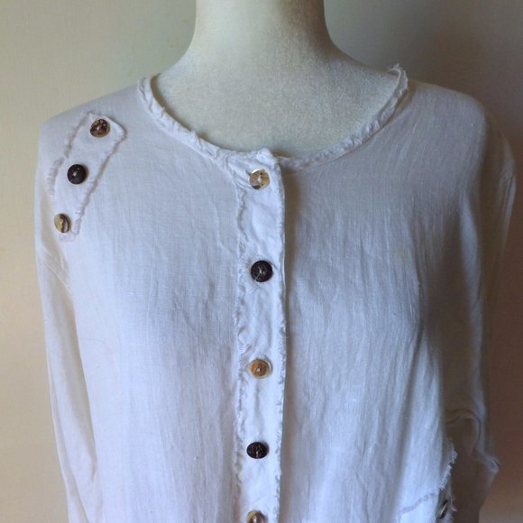 Boho BEDIL Top/ White Linen/ Loose and Flouncy/Size Medium - Picture 3 of 7